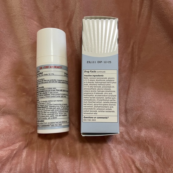First Aid Beauty Ultra Repair Face Moisturizer - Picture 2 of 3